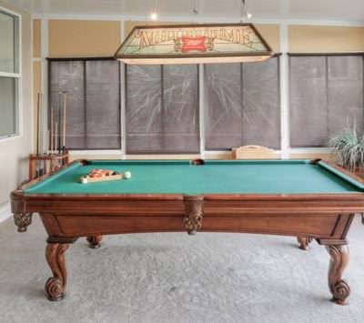Like New Olhausen Pool Table for Sale